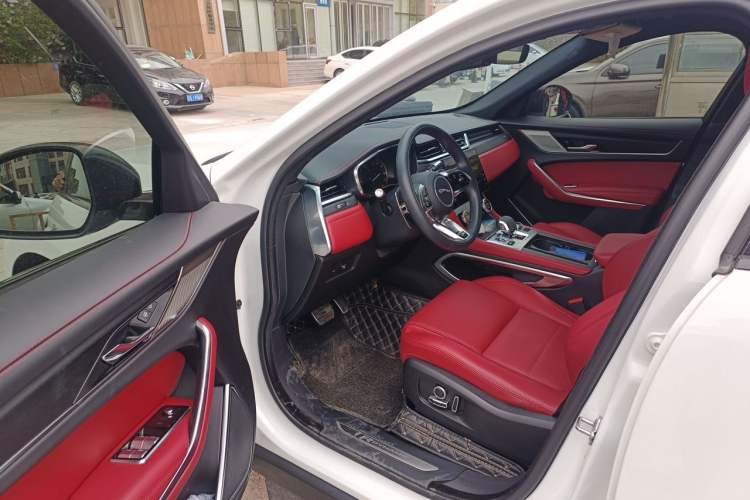 Used Jaguar F-PACE 2022 P250 R-Dynamic BLACK Driver Seat