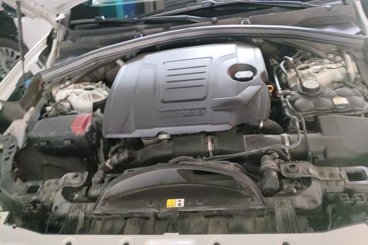 Used Jaguar F-PACE 2022 P250 R-Dynamic BLACK Engine Bay