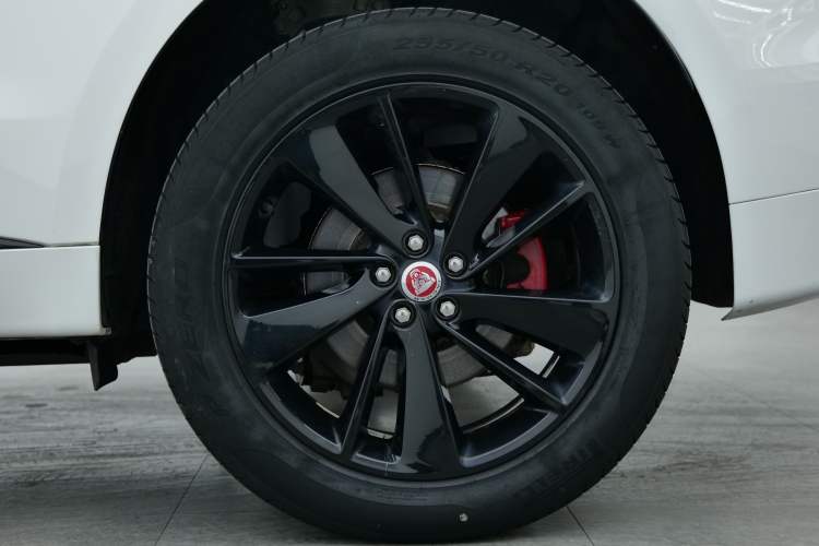 Used Jaguar F-PACE 2022 P250 R-Dynamic BLACK Exterior 8