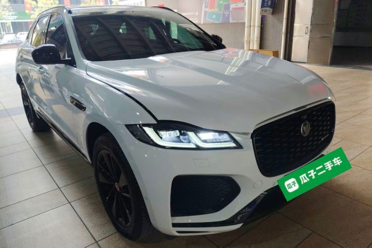 Used Jaguar F-PACE 2022 P250 R-Dynamic BLACK Front Right 45 Deg