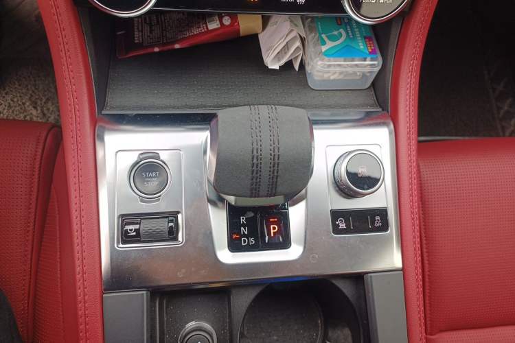 Used Jaguar F-PACE 2022 P250 R-Dynamic BLACK Gear Lever