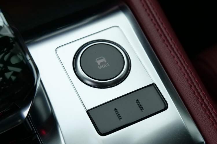 Used Jaguar F-PACE 2022 P250 R-Dynamic BLACK Interior 11