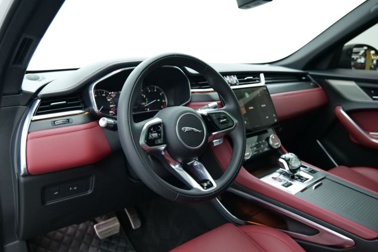Used Jaguar F-PACE 2022 P250 R-Dynamic BLACK Interior 5