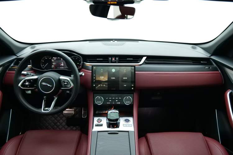 Used Jaguar F-PACE 2022 P250 R-Dynamic BLACK Interior 6