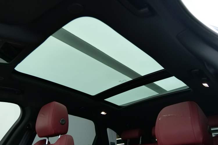 Used Jaguar F-PACE 2022 P250 R-Dynamic BLACK Interior 8