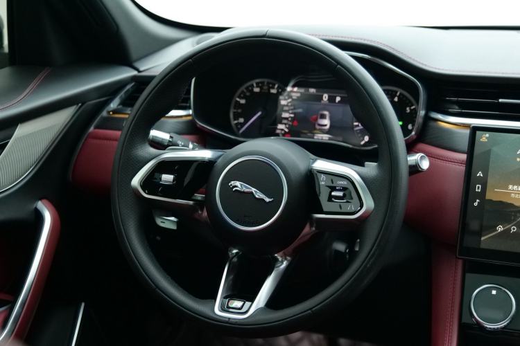 Used Jaguar F-PACE 2022 P250 R-Dynamic BLACK Interior 9