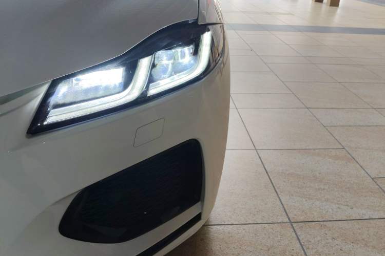 Used Jaguar F-PACE 2022 P250 R-Dynamic BLACK Left Front Headlight