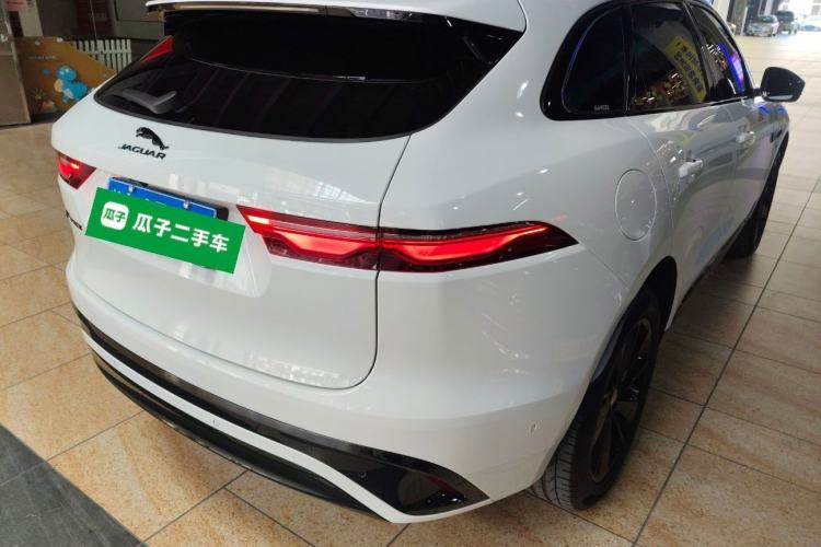 Used Jaguar F-PACE 2022 P250 R-Dynamic BLACK Rear Right 45 Deg