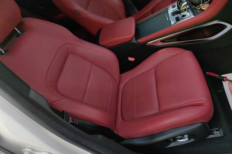 Used Jaguar F-PACE 2022 P250 R-Dynamic BLACK Right Front Seat