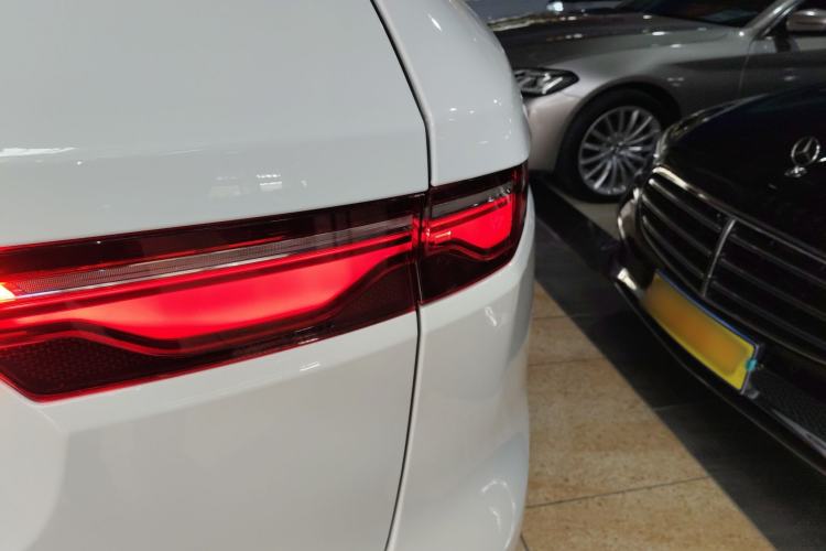 Used Jaguar F-PACE 2022 P250 R-Dynamic BLACK Right Rear Taillight