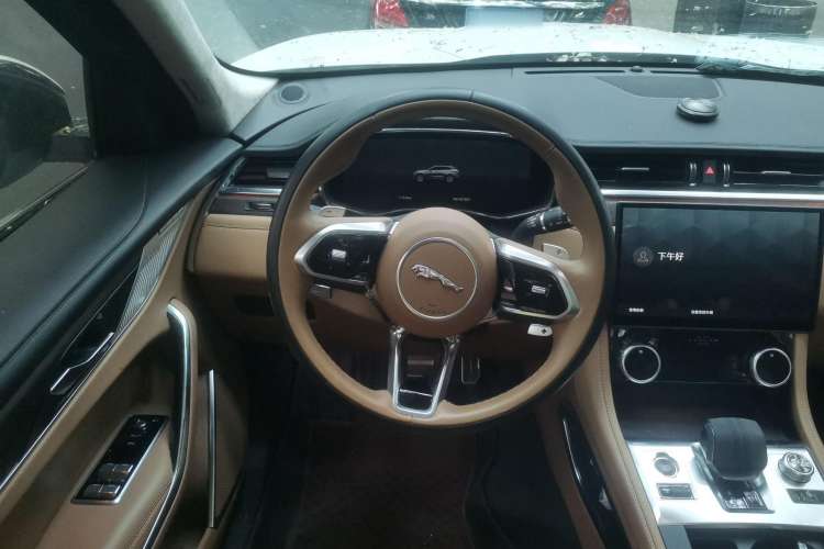 Used Jaguar F-PACE 2022 P250 HSE Steering Wheel