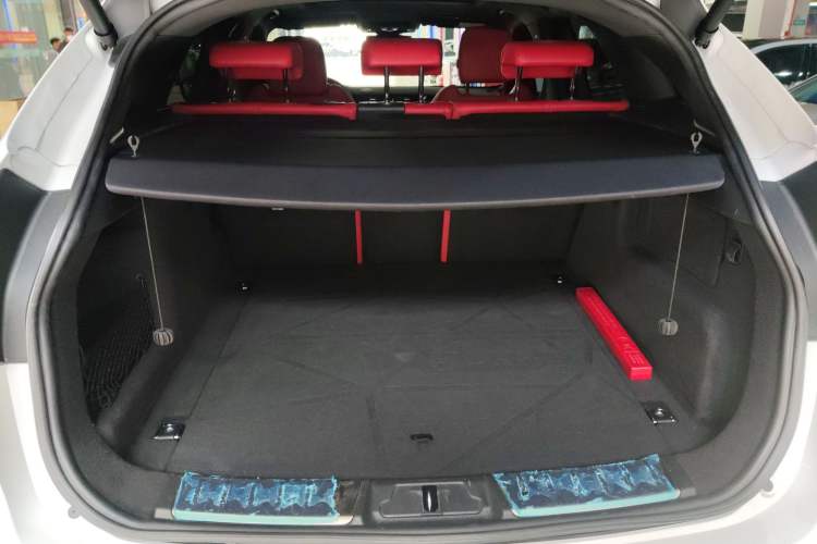 Used Jaguar F-PACE 2022 P250 R-Dynamic BLACK Trunk