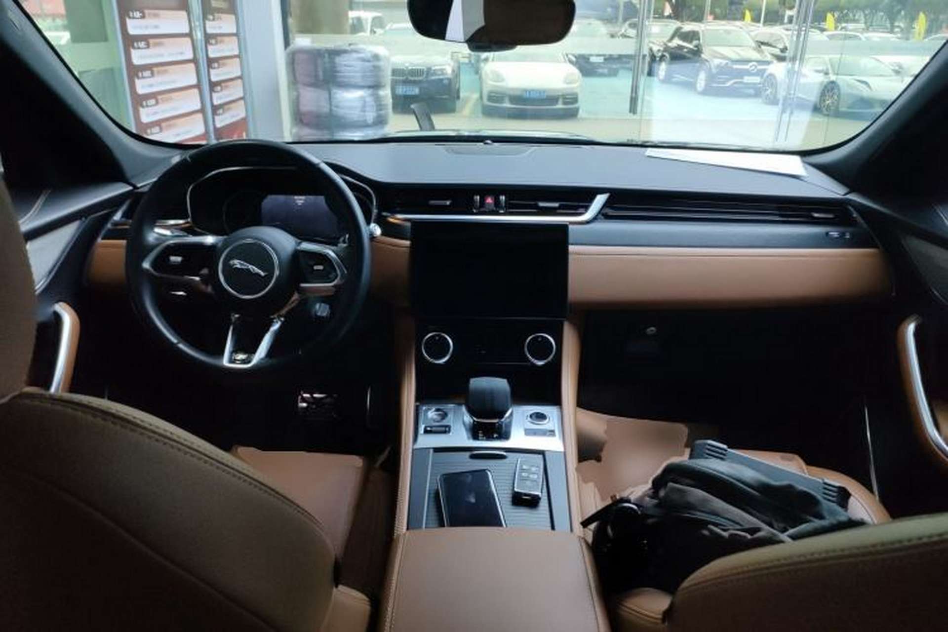 Used Jaguar F-PACE 2023 P250 R-Dynamic BLACK Center Console