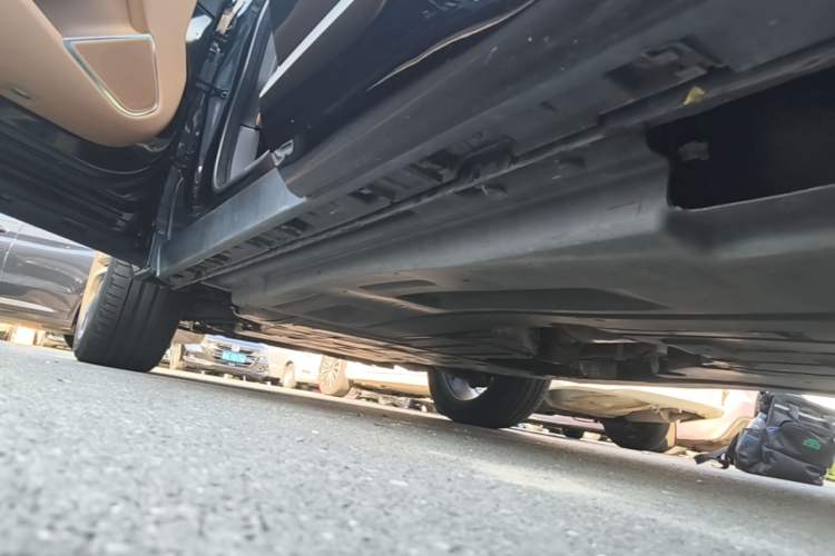 Used Jaguar F-PACE 2023 P250 HSE Left Side Sill