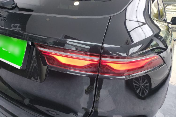 Used Jaguar F-PACE 2023 P250 R-Dynamic BLACK Right Rear Taillight
