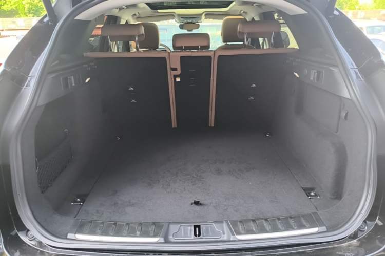 Used Jaguar F-PACE 2023 P250 HSE Trunk