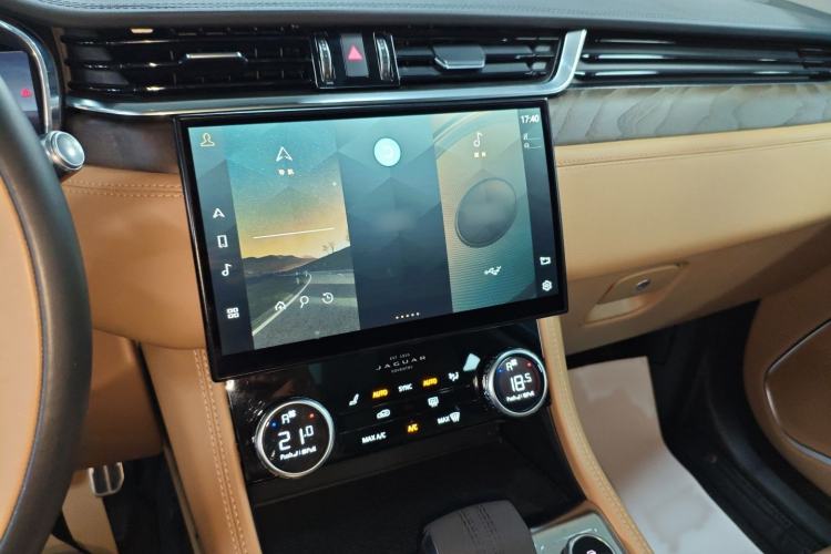 Used Jaguar F-PACE 2023 P250 HSE Audio And AC Panel