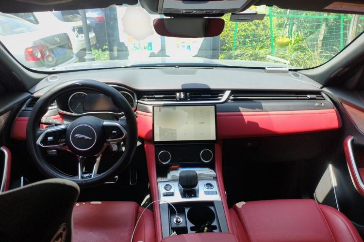 Used Jaguar F-PACE 2023 P250 R-Dynamic BLACK Center Console