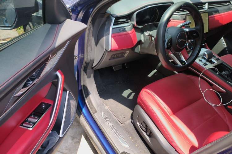 Used Jaguar F-PACE 2023 P250 R-Dynamic BLACK Driver Seat