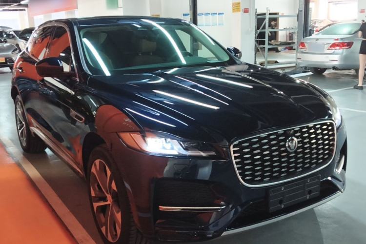 Used Jaguar F-PACE 2023 P250 HSE Front Right 45 Deg