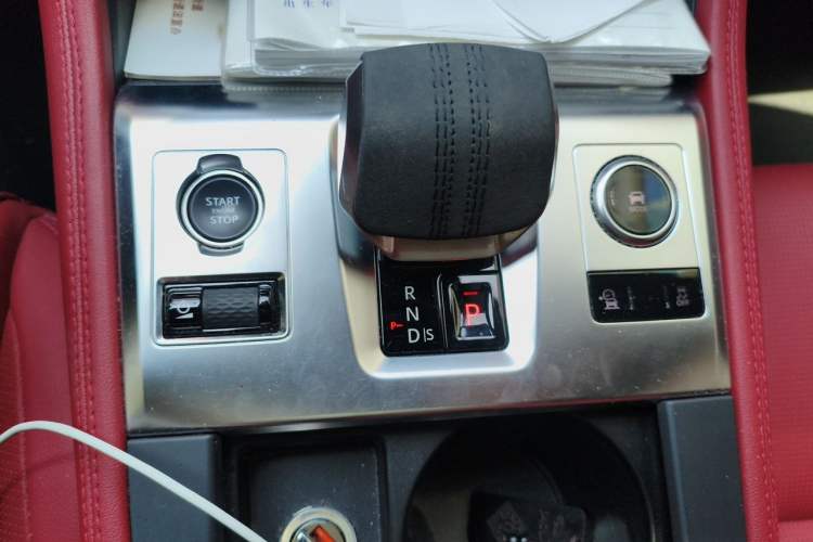 Used Jaguar F-PACE 2023 P250 R-Dynamic BLACK Gear Lever