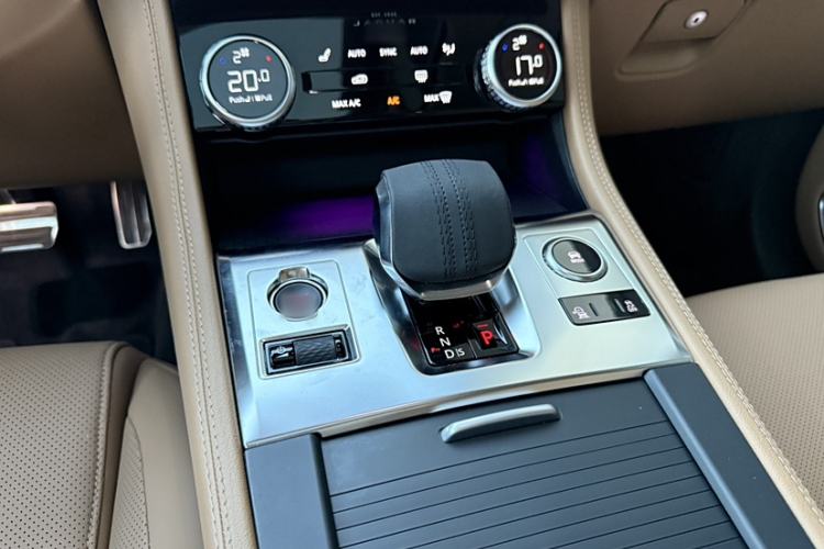 Used Jaguar F-PACE 2023 P250 HSE Gear Lever