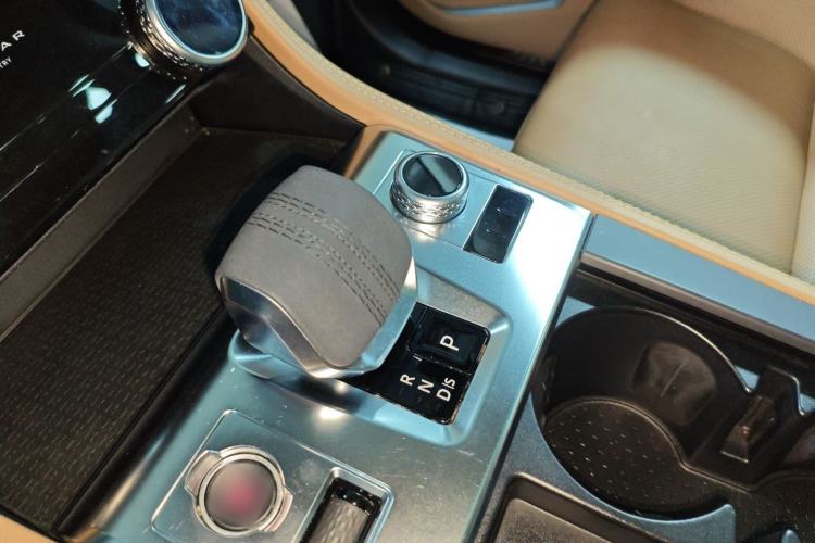 Used Jaguar F-PACE 2023 P250 HSE Gear Lever