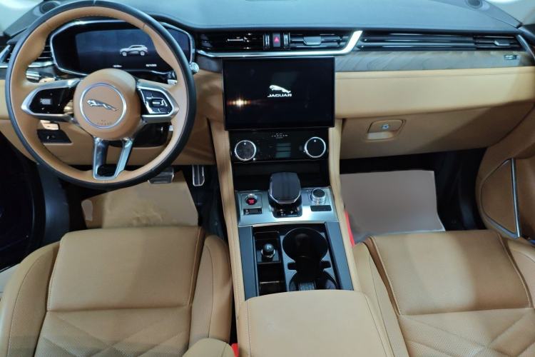 Used Jaguar F-PACE 2023 P250 HSE Interior 2