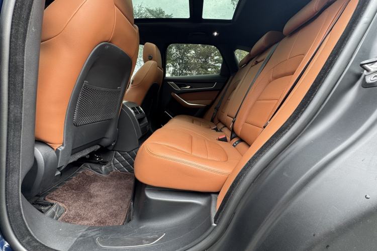 Used Jaguar F-PACE 2023 P250 R-Dynamic BLACK Interior 3