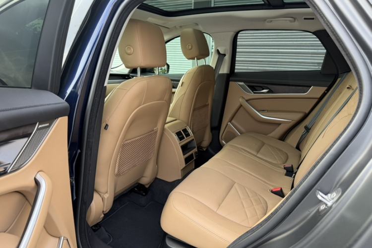 Used Jaguar F-PACE 2023 P250 HSE Interior 3