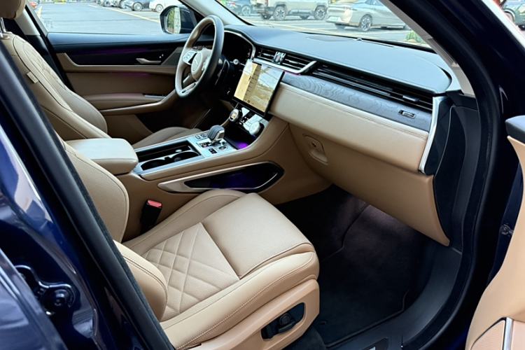 Used Jaguar F-PACE 2023 P250 HSE Right Front Seat