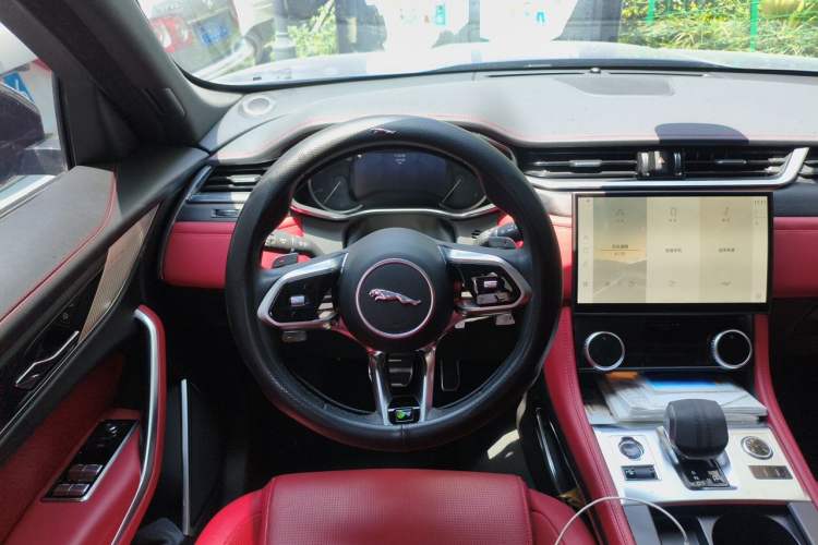 Used Jaguar F-PACE 2023 P250 R-Dynamic BLACK Steering Wheel