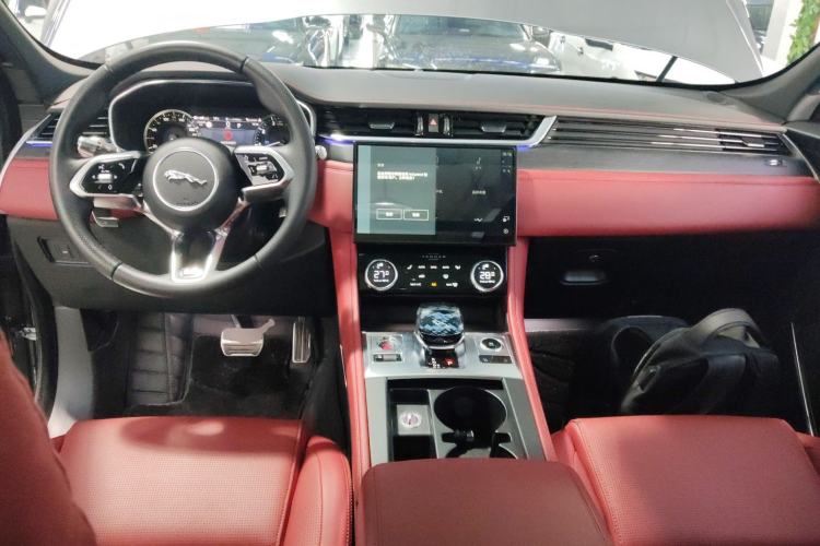 Used Jaguar F-PACE 2023 P250 R-Dynamic BLACK Center Console