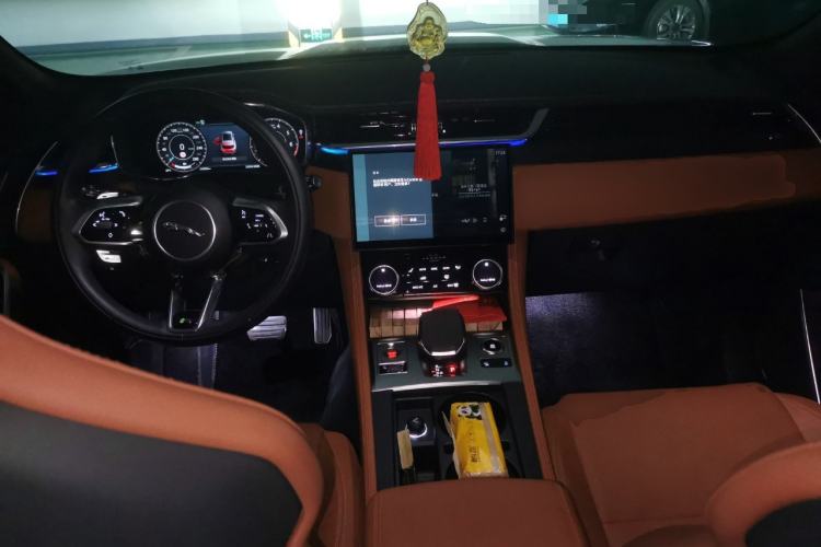 Used Jaguar F-PACE 2023 P400 SPORT Center Console
