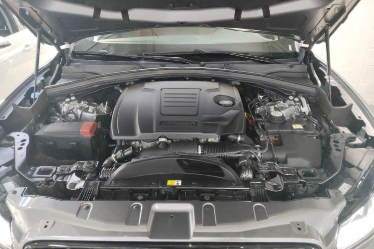 Used Jaguar F-PACE 2023 P250 R-Dynamic BLACK Engine Bay