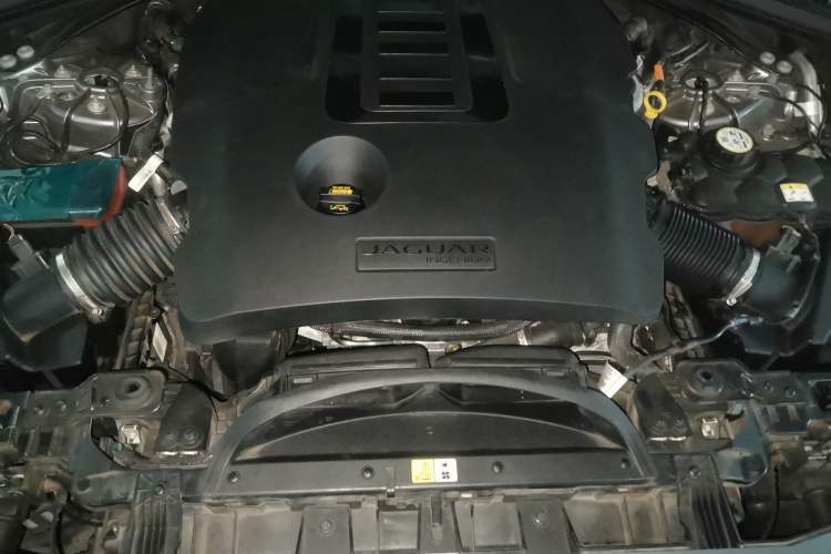Used Jaguar F-PACE 2023 P400 SPORT Engine Bay