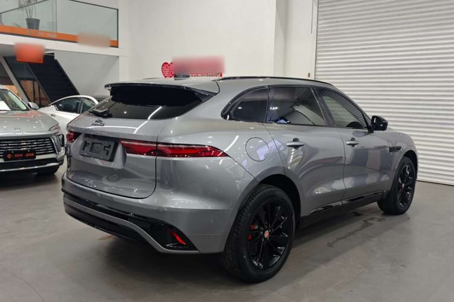 Used Jaguar F-PACE 2023 P250 R-Dynamic BLACK Exterior 1