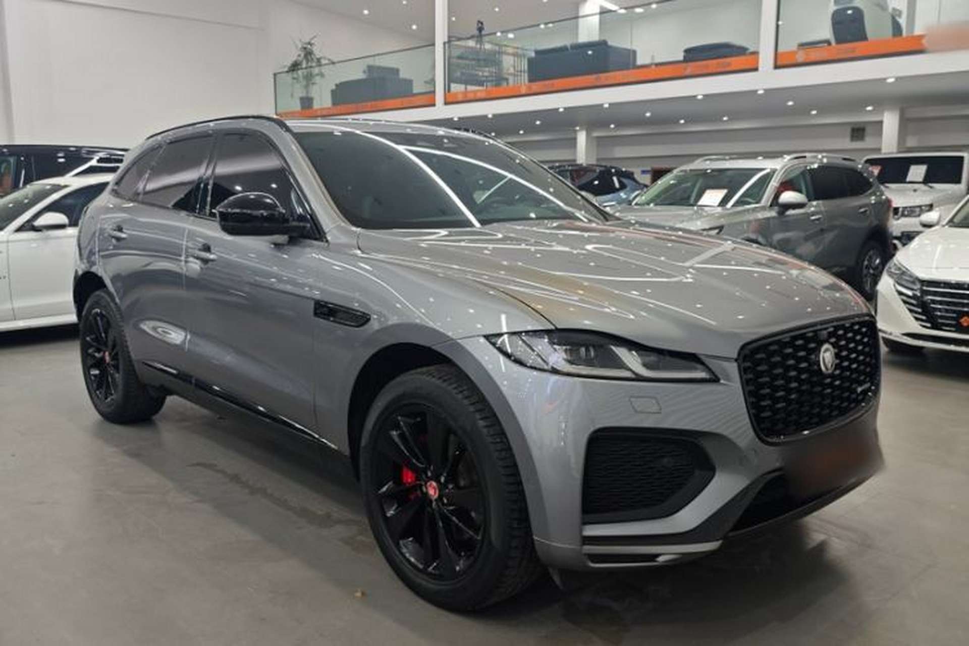 Used Jaguar F-PACE 2023 P250 R-Dynamic BLACK Exterior 2