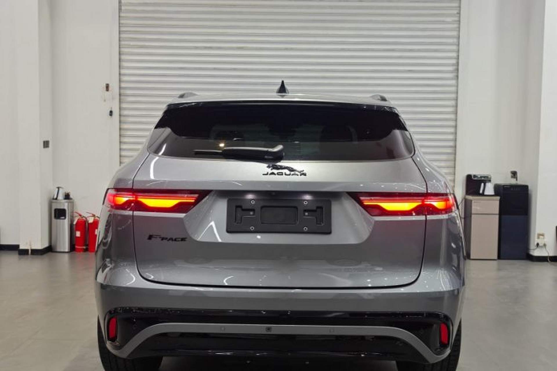 Used Jaguar F-PACE 2023 P250 R-Dynamic BLACK Exterior 3