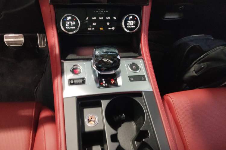 Used Jaguar F-PACE 2023 P250 R-Dynamic BLACK Gear Lever