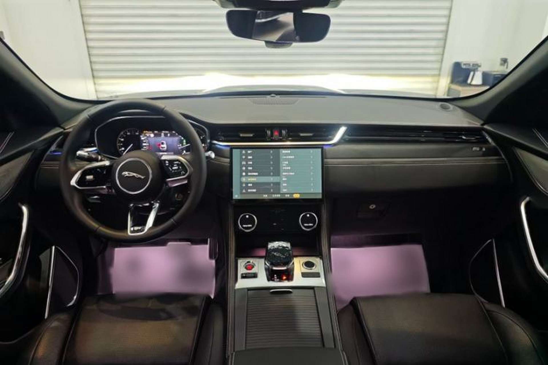 Used Jaguar F-PACE 2023 P250 R-Dynamic BLACK Interior 1