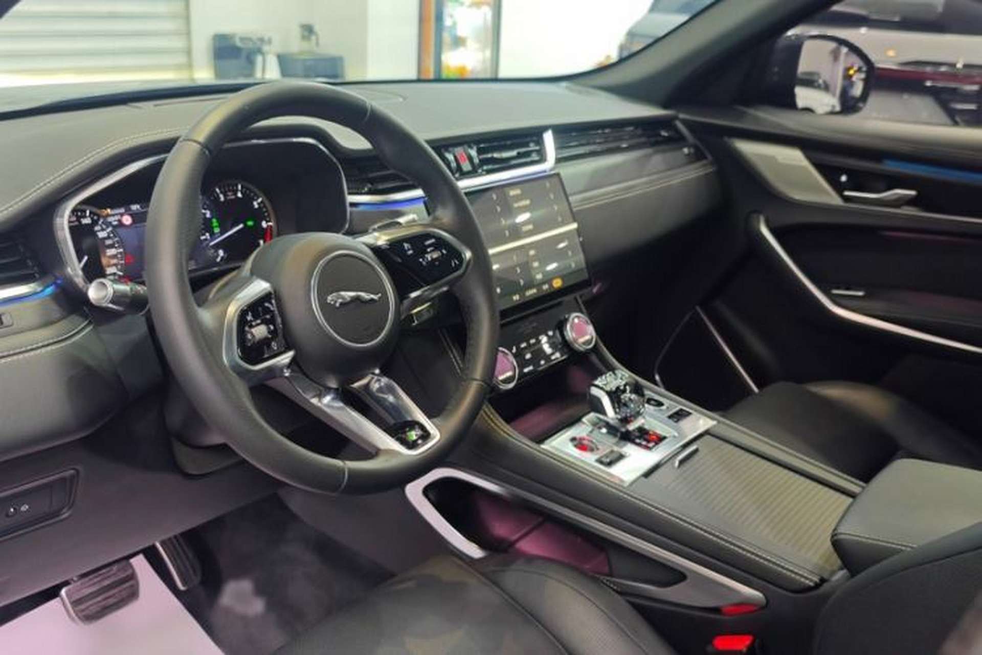 Used Jaguar F-PACE 2023 P250 R-Dynamic BLACK Interior 2