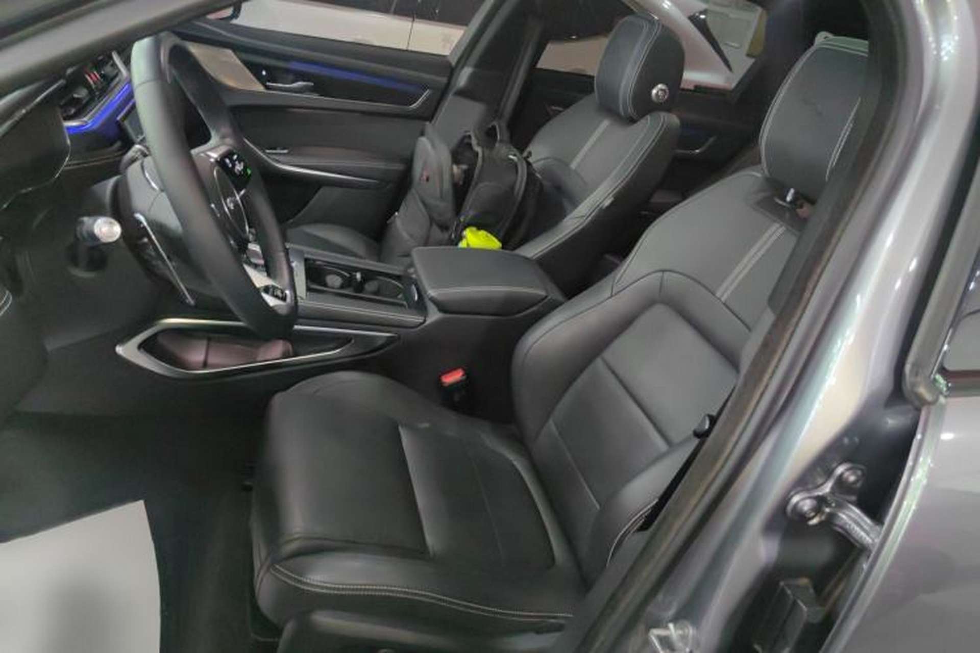 Used Jaguar F-PACE 2023 P250 R-Dynamic BLACK Left Front Seat