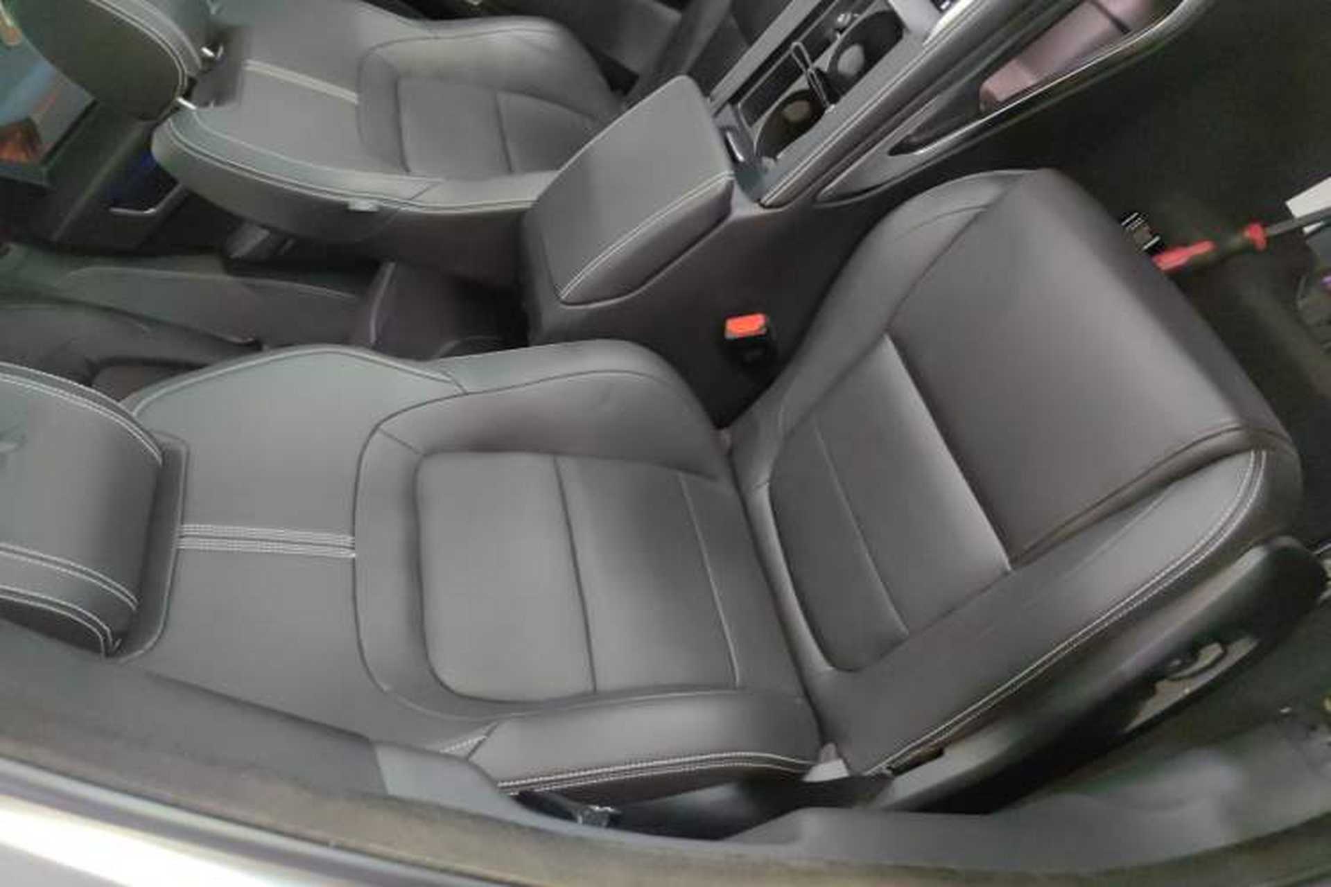 Used Jaguar F-PACE 2023 P250 R-Dynamic BLACK Right Front Seat