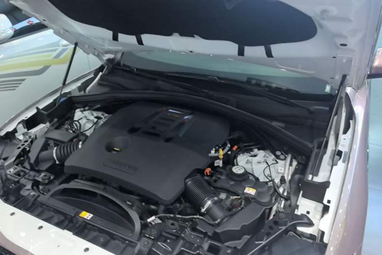 Used Jaguar F-PACE 2023 P400 SPORT Engine Bay
