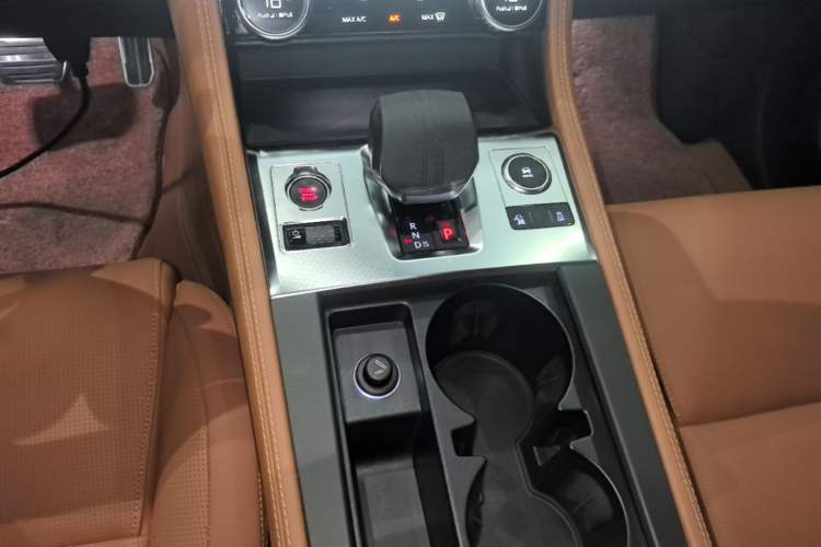 Used Jaguar F-PACE 2023 P400 SPORT Gear Lever