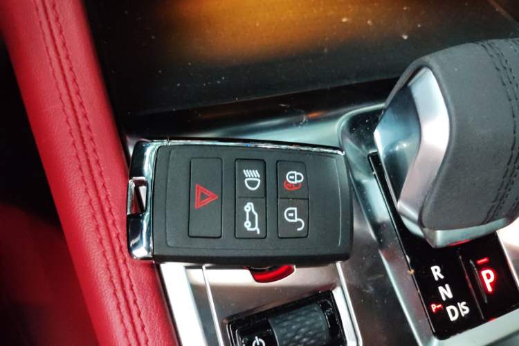 Used Jaguar F-PACE 2023 P250 R-Dynamic BLACK Interior 1