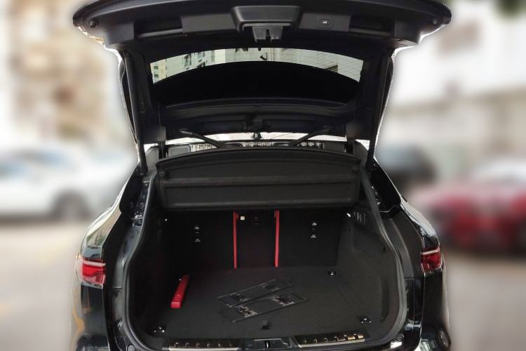 Used Jaguar F-PACE 2023 P250 R-Dynamic BLACK Trunk