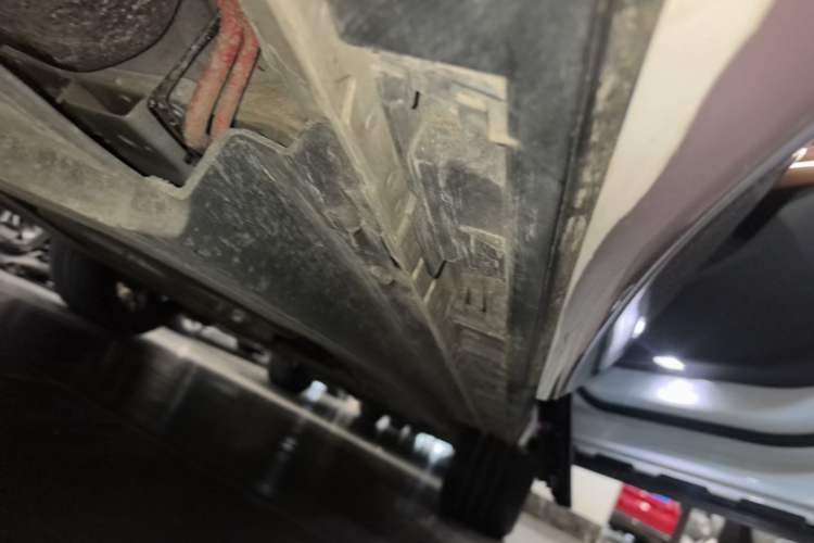 Used Jaguar F-PACE 2023 P400 SPORT Right Side Sill