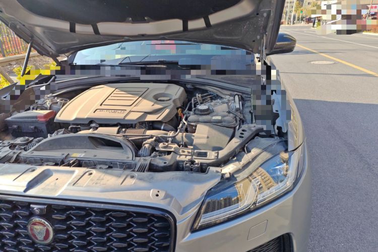 Used Jaguar F-PACE 2023 P250 R-Dynamic BLACK Engine Bay Left